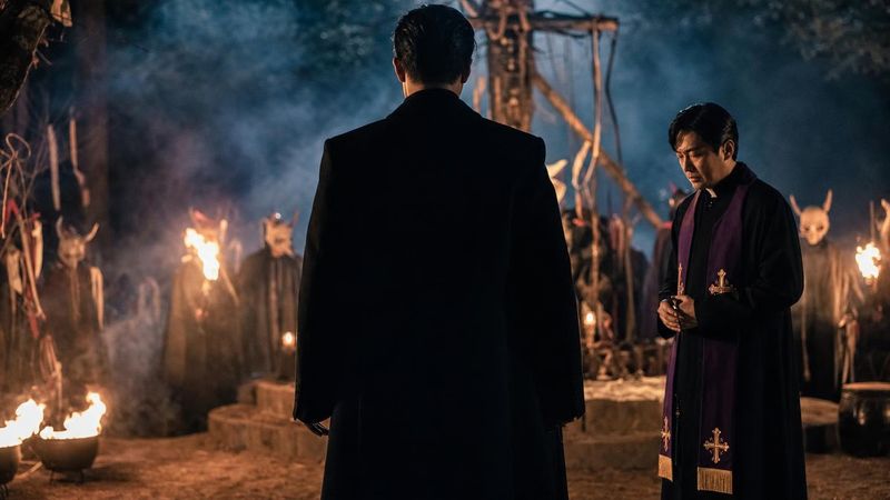 Yoo Ah-in’s Vampir: The Context Behind His Return in Jang Jae-hyun’s Occult Thriller