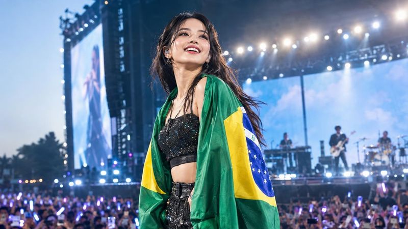 Hwasa is now the first K-pop female soloist on Rock in Rio's main stage, and she did it in Korean for 80,000